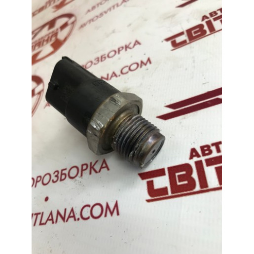Датчик тиску палива Kia Sorento 2.5CRDI 2002-2009 0281002568